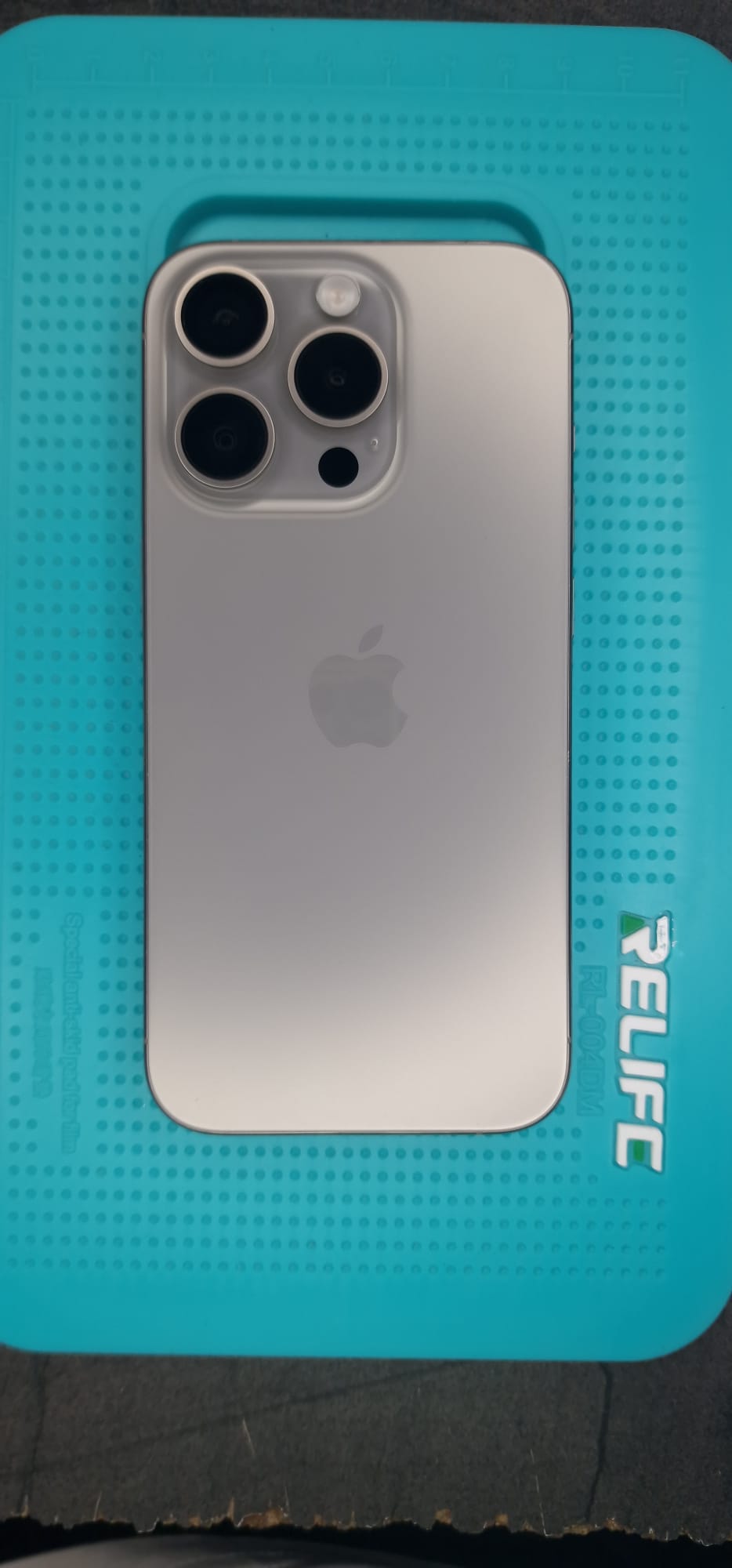 Apple iPhone 15 Pro 128 GB Natur – Gut – Bild 8