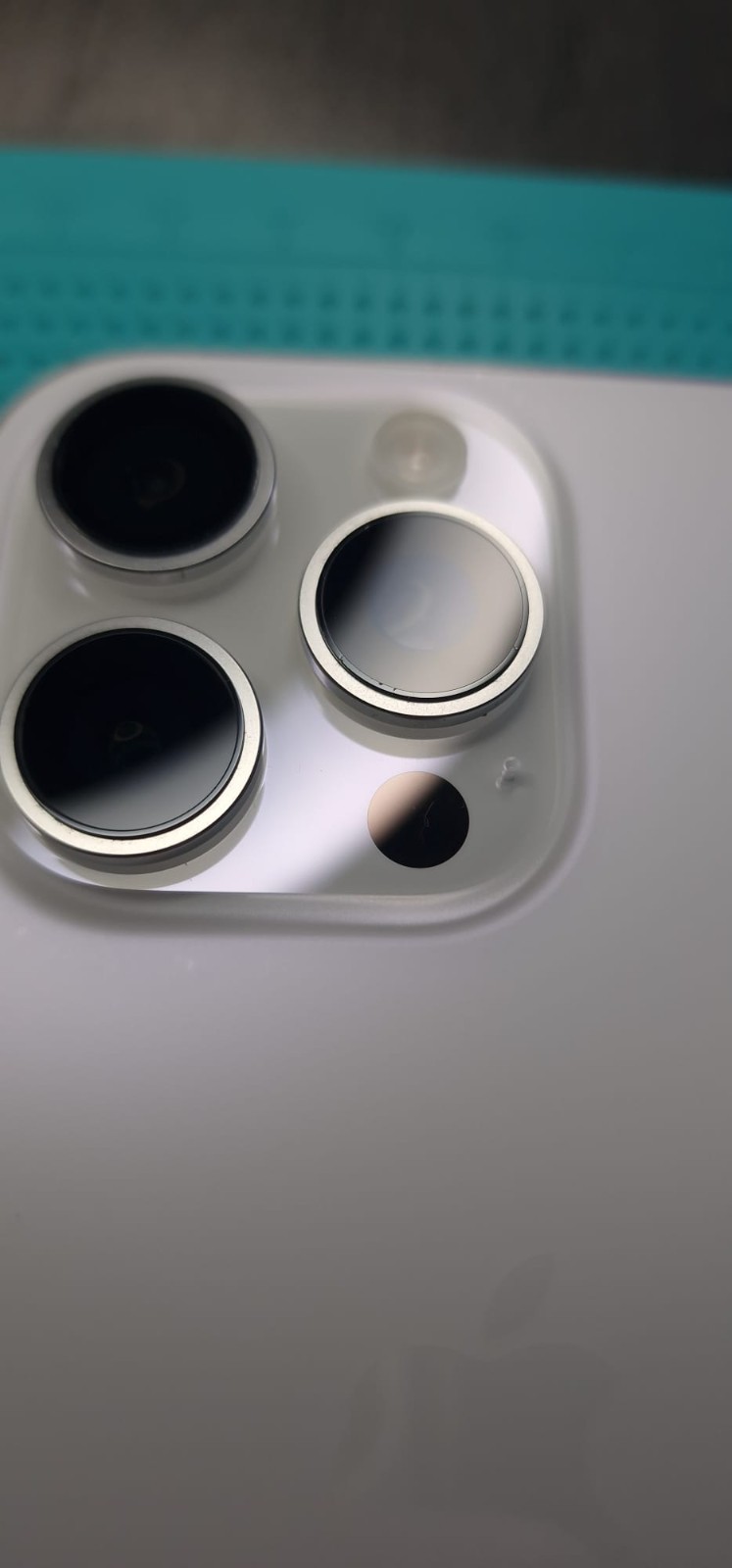 Apple iPhone 16 Pro - 128GB - Topzustand - White Titanium â Bild 5