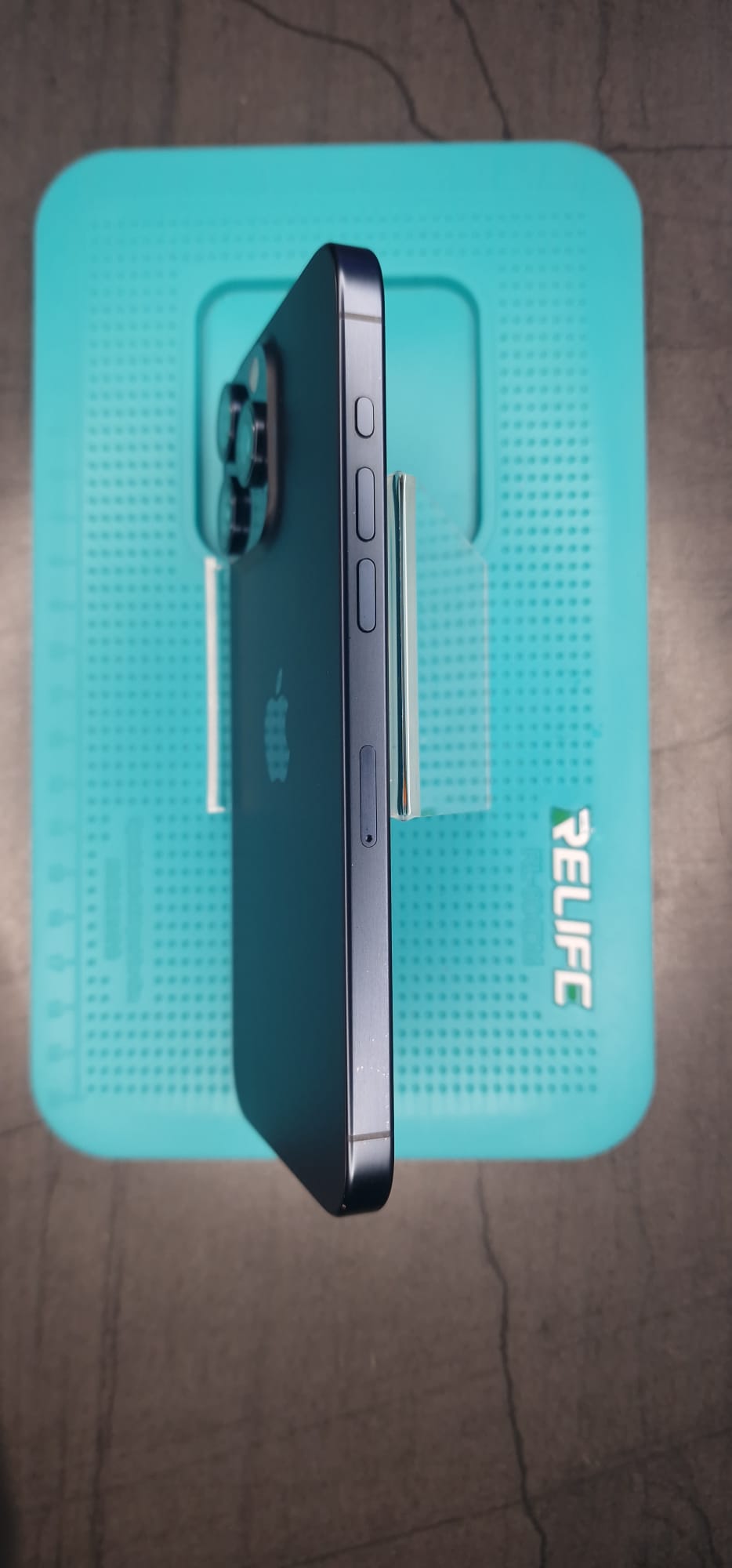 Apple iPhone 15 Pro Max 256GB Blau – Sehr gut – Bild 2