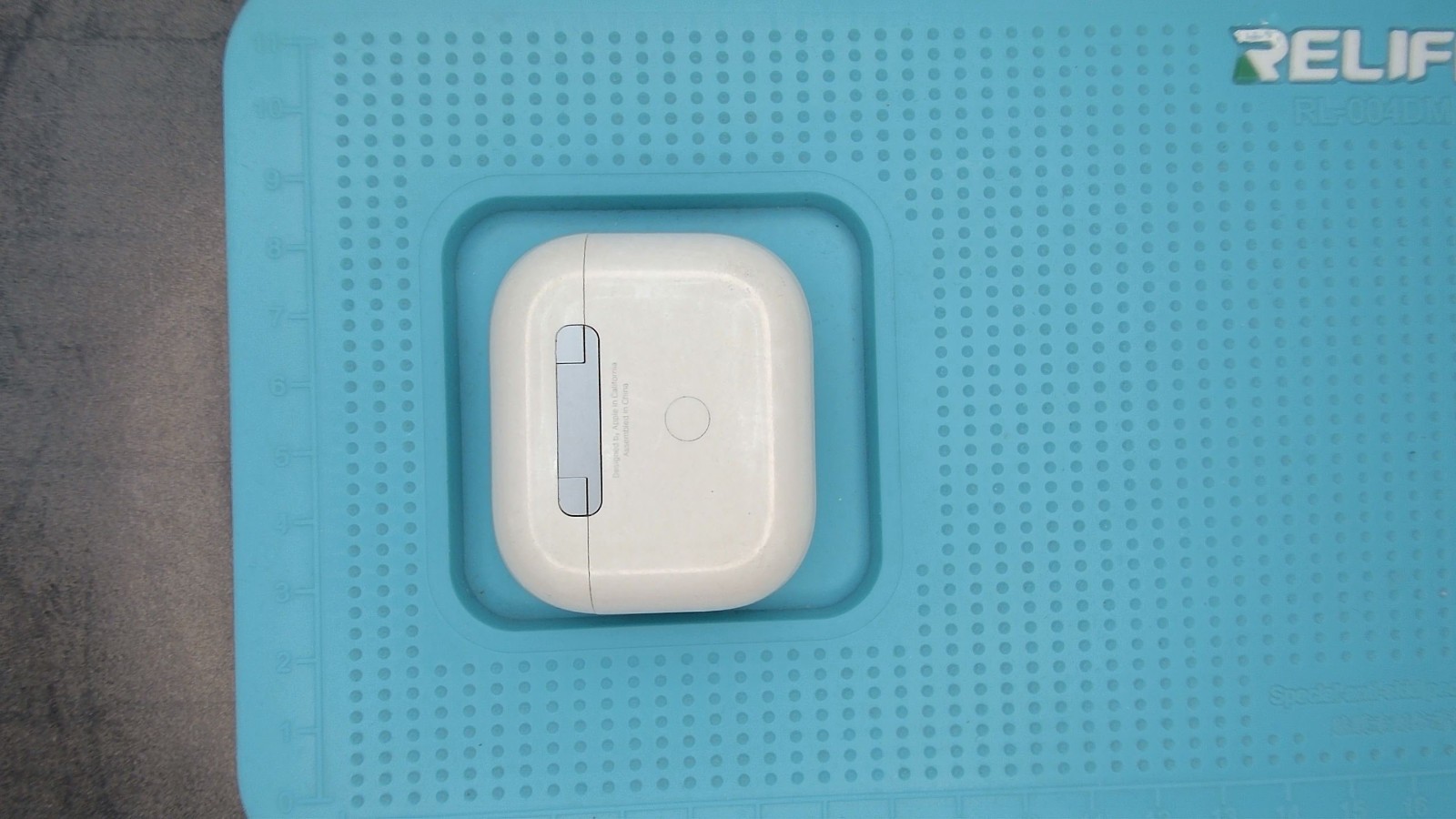 Apple AirPods 3 Generation True Wireless Kopfhörer Lightning Ladecase weiß – Bild 3