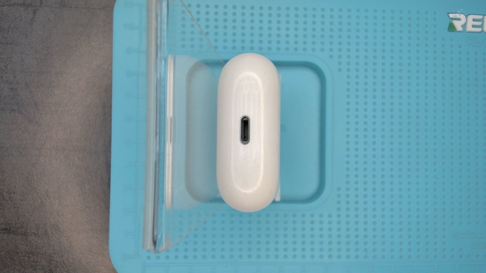 Apple AirPods 3 Generation True Wireless Kopfhörer Lightning Ladecase weiß – Bild 6