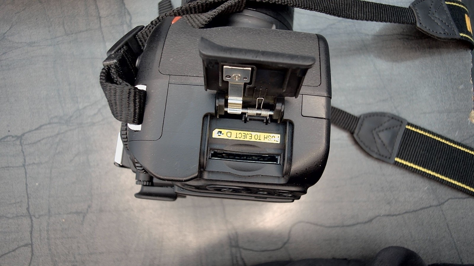 Nikon D5100 16.2MP Digitalkamera-Schwarz (Kit mit AF-S 18-55mm VR Obj) – Bild 9