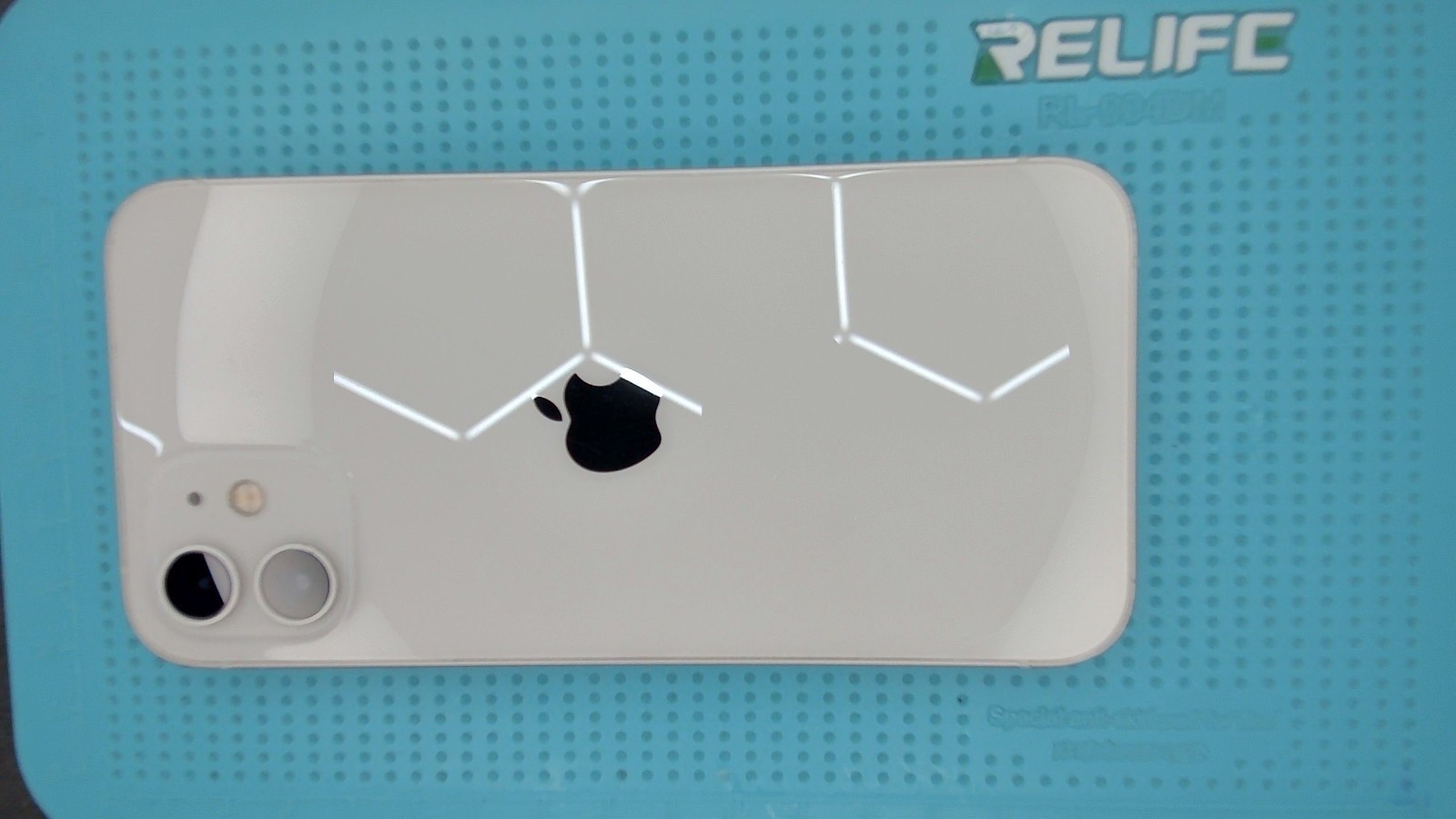 Apple iPhone 12 64GB Weiß - Gut - 84% - AK4942 – Bild 16