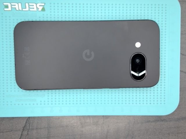 Google Pixel 9a (6.3") 5G 128 GB - Gut - 100% - AK5209 – Bild 6