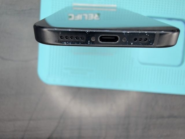 APPLE iPhone 15 256GB Schwarz - Fair - 87% - AK5313 – Bild 10