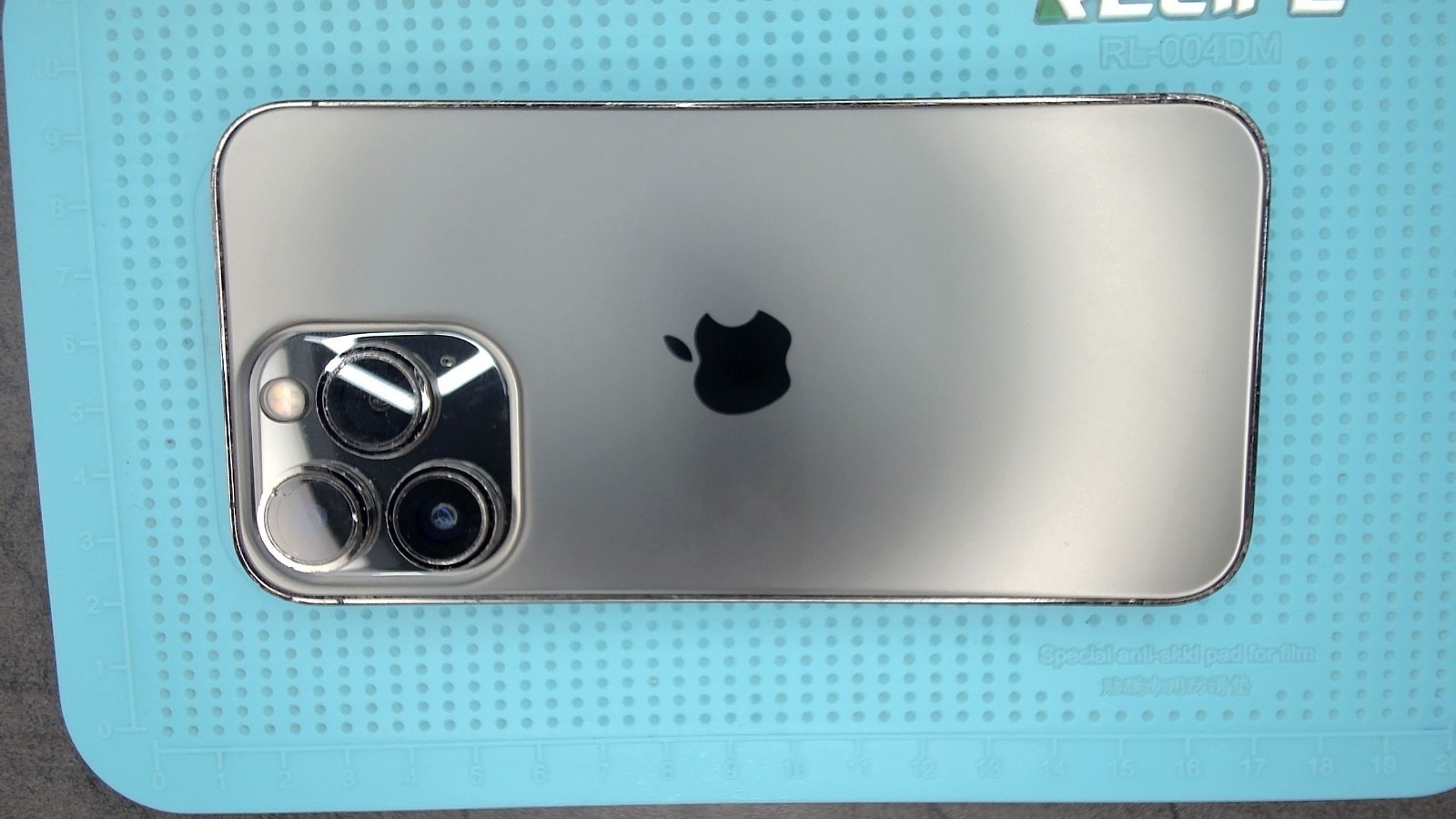 Apple iPhone 13 Pro 128GB Graphit - Fair - 100% - AK5315 – Bild 5