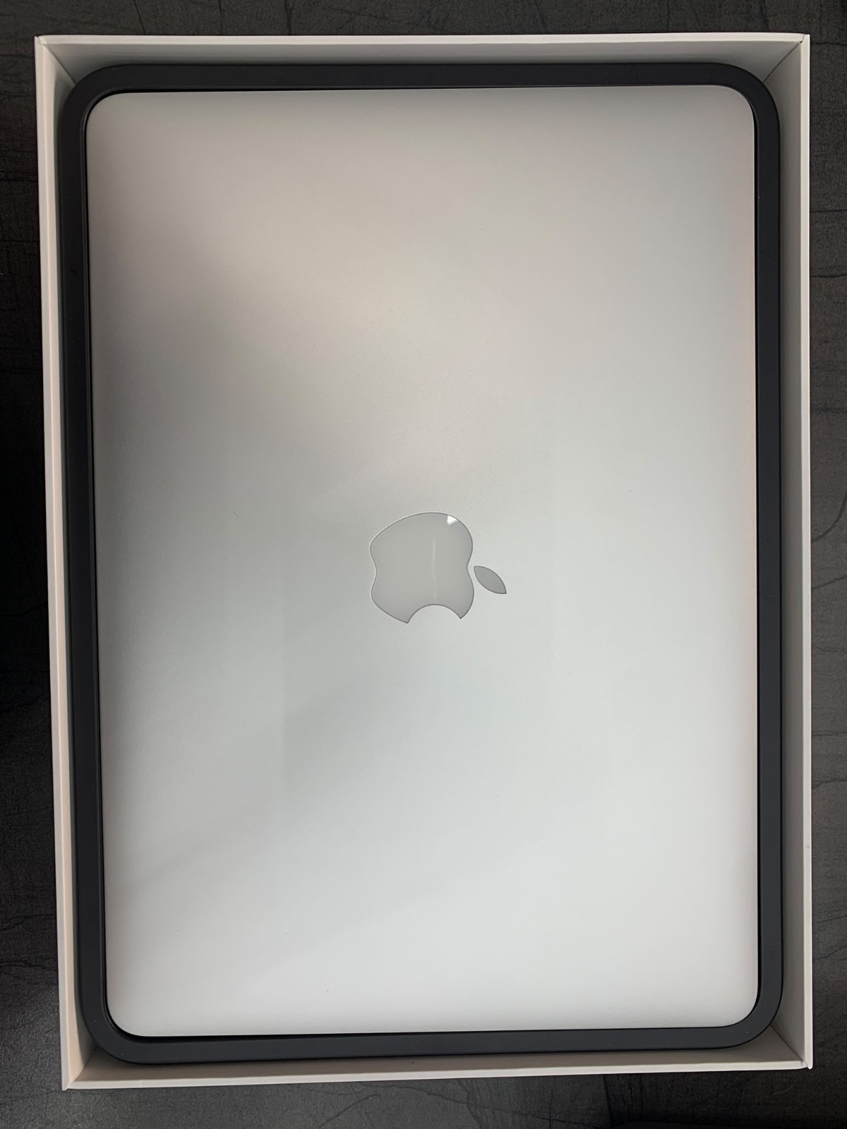 Apple MacBook Air 13.3" 1.8 GHz Intel Core i5 8 GB RAM 128 GB PCIe SSD – Bild 4
