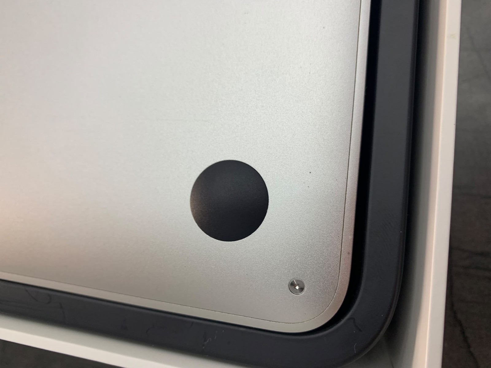 Apple MacBook Air 13.3" 1.8 GHz Intel Core i5 8 GB RAM 128 GB PCIe SSD – Bild 5