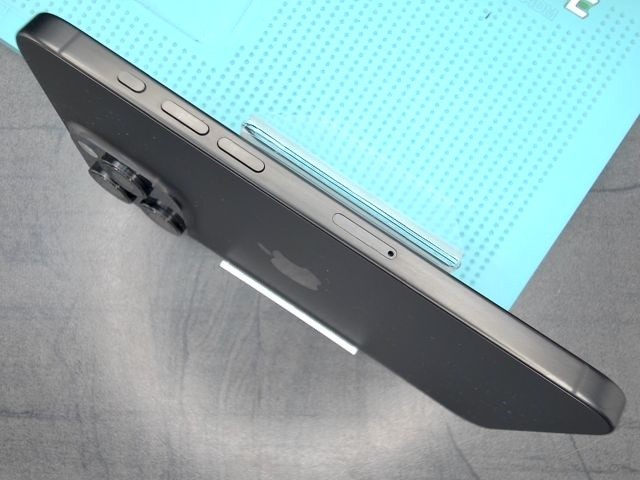 Apple iPhone 15 Pro Max 256 GB schwarz - Sehr Gut - 85% - AK5401 – Bild 7